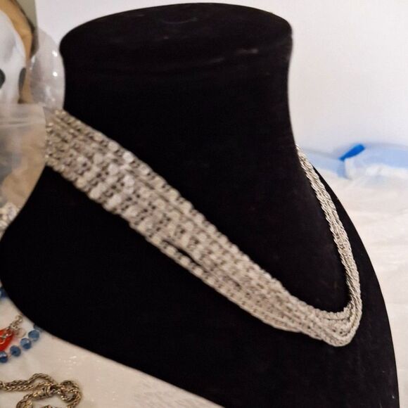 A Vintage Sarah Coventry Layered Chain Choker Necklace Elegant Silver Tone - Picture 7 of 8